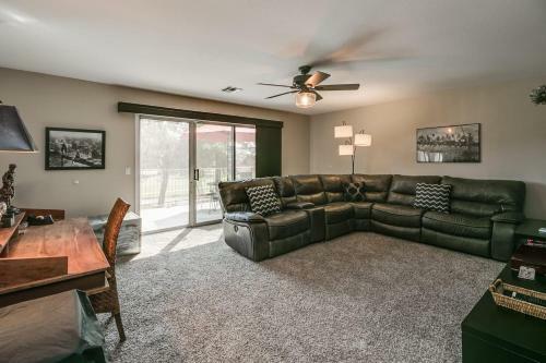 Spectacular Golf Course Home With Pool And Views