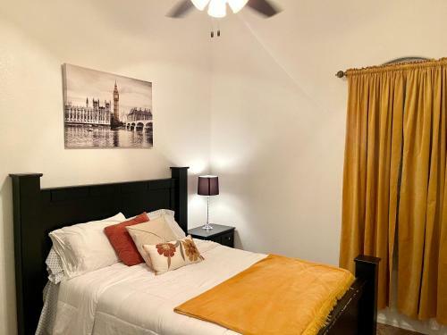 Resort Style Desert Oasis, Pool, Golf, Billiards & Ping Pong