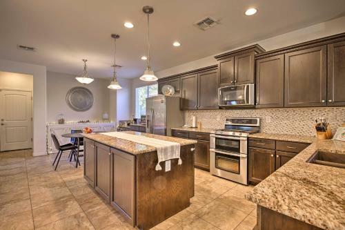 Classy Gilbert House With Private Yard And Patio!