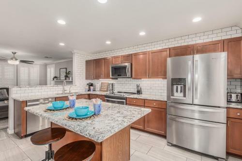 Super Upgraded Gilbert 2 Story! Dog Friendly! Home