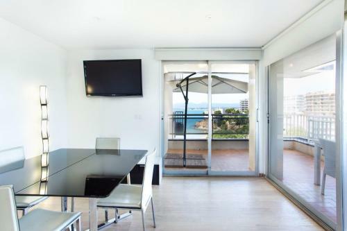 Apartment With 3 Bedrooms In Salou