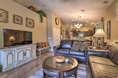 Desert Retreat With Outdoor Oasis And Pool Table!