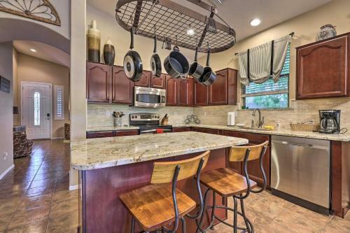 Desert Retreat With Outdoor Oasis And Pool Table!