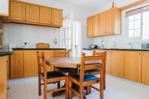 Five Greeks 4 Bedroom Villa In Paphos