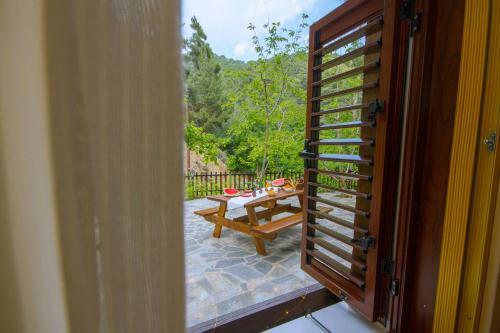 Persephone Cottage By Agroholidays