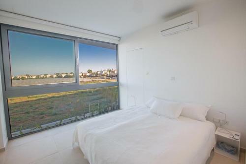 The White H Villa, Protaras, Fresh And Peaceful