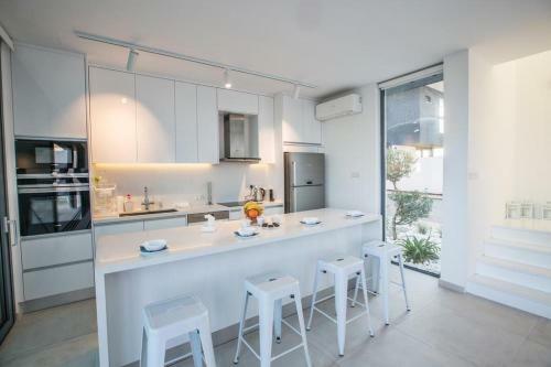 The White H Villa, Protaras, Fresh And Peaceful