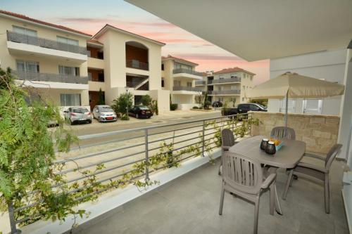 Mythical Sands Ground Floor Apartment For 6 Persons