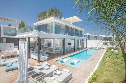 Luxurious And Extravagant 5 Stars Villa