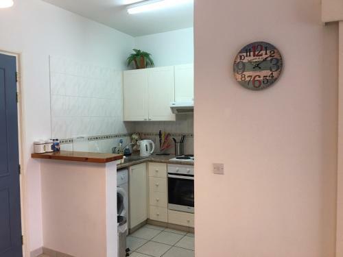 Modern Pool Facing Apartment In Popular Limnaria Gardens