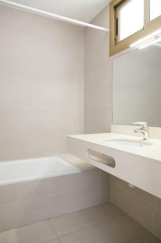 Uhc Acacias Apartments Salou