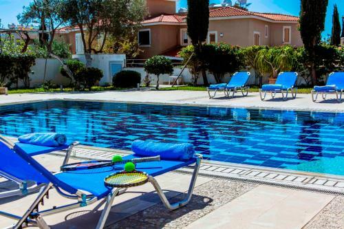 6 Bdr Villa With Tennis Court