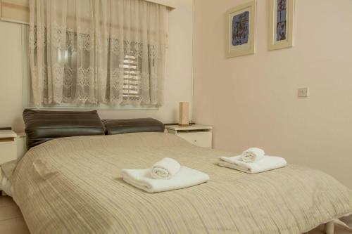 6 Bdr Villa With Tennis Court