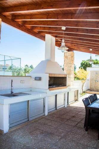 6 Bdr Villa With Tennis Court