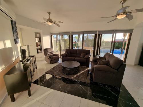 Villa Phoenix In Secret Valley