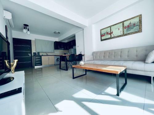 Oracle 102 1bedroom Apartment