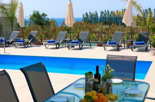 Sophia's Seaview Luxury Villas