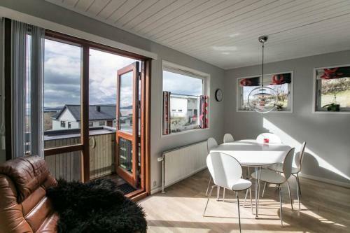 Faroeguide Seaview Villa And Apartment
