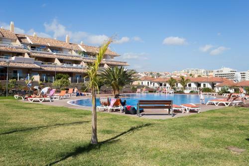 Luxury Golf & Sea Apartment
