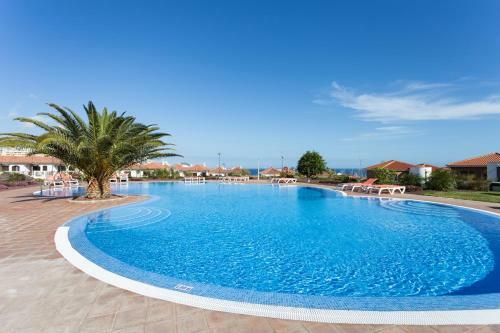Luxury Golf & Sea Apartment
