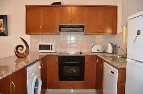 Ground Floor One Bedroom Apartment B2, 3 Pools, Free Wifi