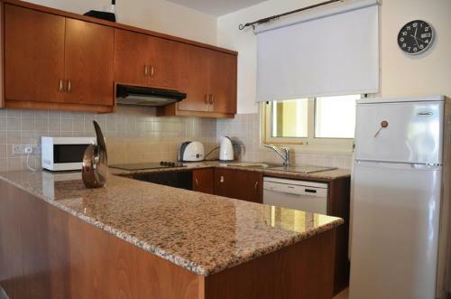 Ground Floor One Bedroom Apartment B2, 3 Pools, Free Wifi