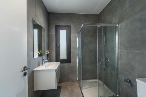 Villa Andre, Walking Distance To Coral Bay