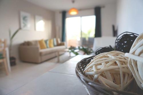Top Seaview Apartment In Peyia