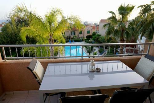 Top Seaview Apartment In Peyia