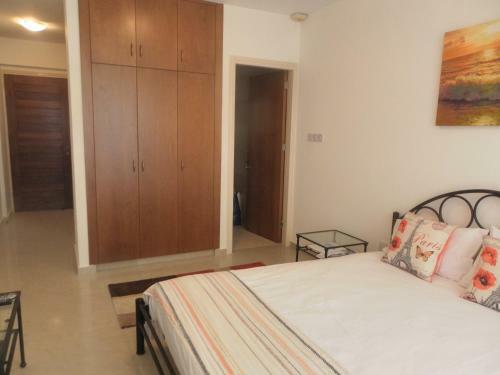 Apartamento Studio, E104 With Double Bed, Kitchen & Shower Room, Sunny Balcony