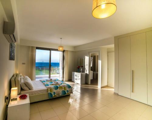 Limni Beach Villa - Beachfront Four Bedroom Luxury Villa