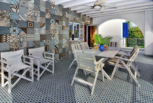 Seafront 3 Bedroom Villa Medea With Private Pool And Garden.