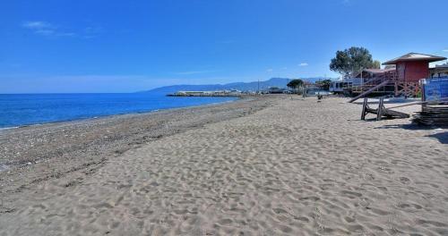 Seafront 3 Bedroom Villa Medea With Private Pool And Garden.