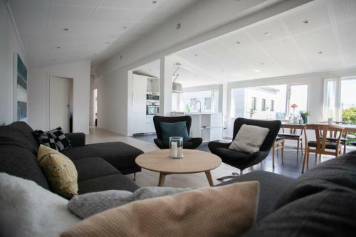 Penthouse Apartment In Downtown T�rshavn