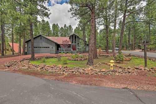 Pinetop Cabin With Fireplace, About 1 Mi To Golf!