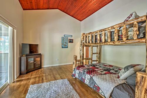 Pinetop Cabin With Fireplace, About 1 Mi To Golf!