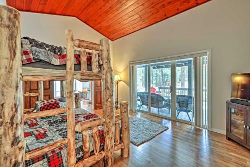 Pinetop Cabin With Fireplace, About 1 Mi To Golf!