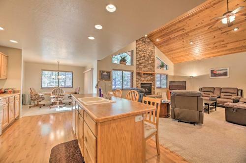 Pinetop Lakes Home With Decks Golf, Hike And Ski