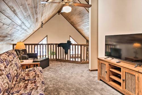 Cheery Family Cabin With Fire Pit And Fenced Yard