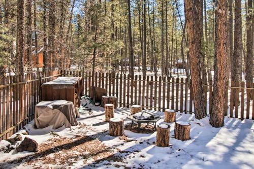 Cheery Family Cabin With Fire Pit And Fenced Yard
