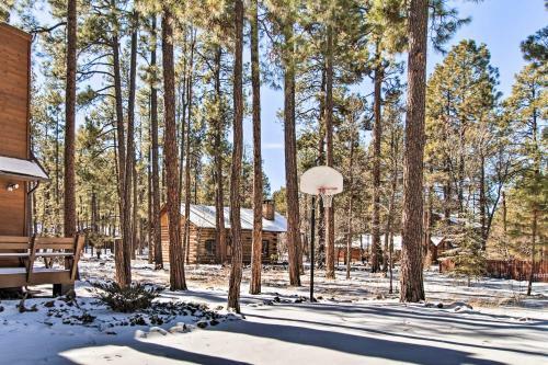Cheery Family Cabin With Fire Pit And Fenced Yard