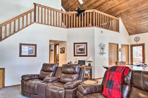 Cheery Family Cabin With Fire Pit And Fenced Yard