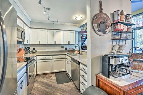 Relaxing Pinetop Townhome With Deck And Grill!