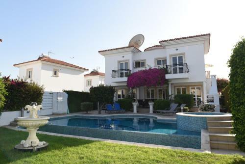 Villa Karythia