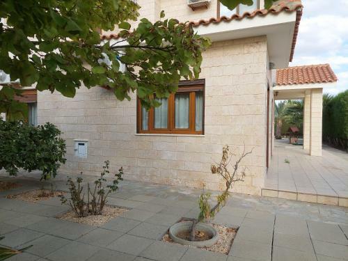 4 Bd Villa By Golden Bay Beach In Pyla