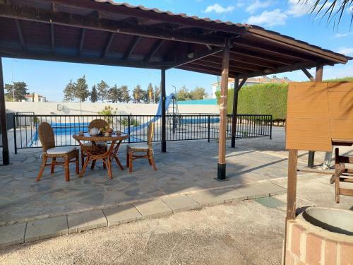 4 Bd Villa By Golden Bay Beach In Pyla