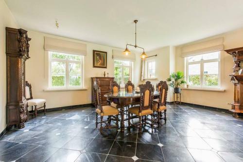 Villa With Heated Swimming Pool, Sauna And Garden