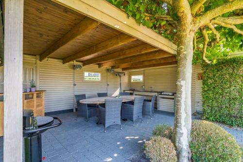 Villa With Heated Swimming Pool, Sauna And Garden