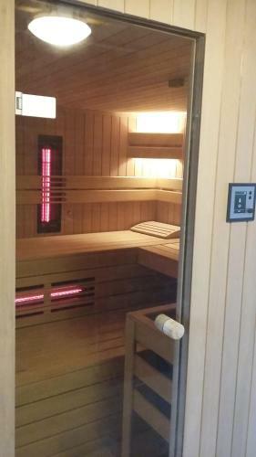 Villa With Heated Swimming Pool, Sauna And Garden