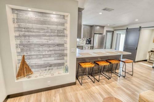 New! Beachy Lake Havasu Getaway
